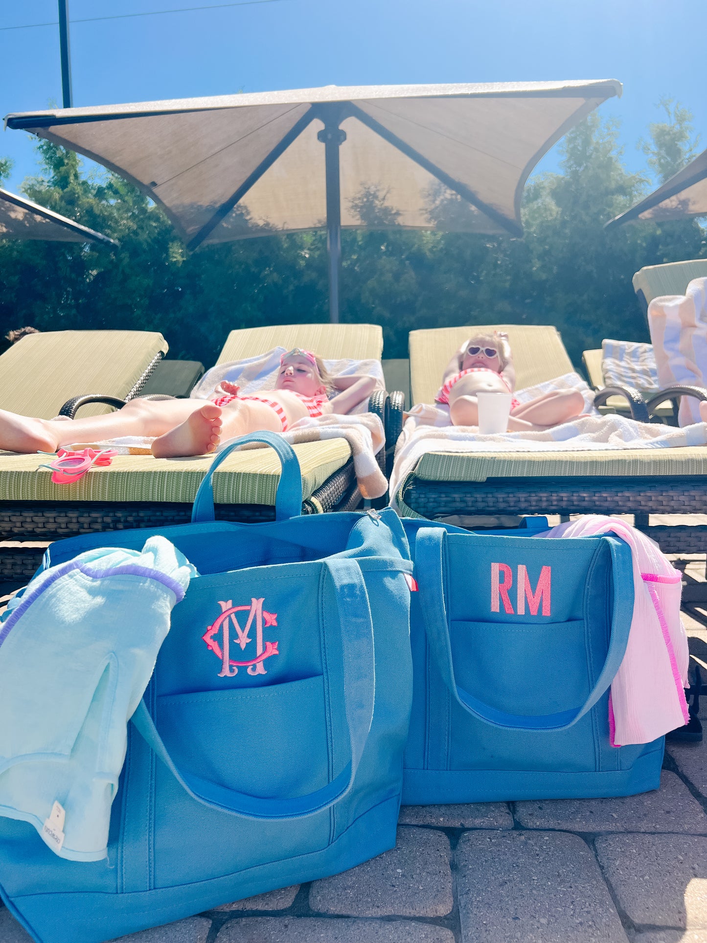 Classic Canvas Medium Tote