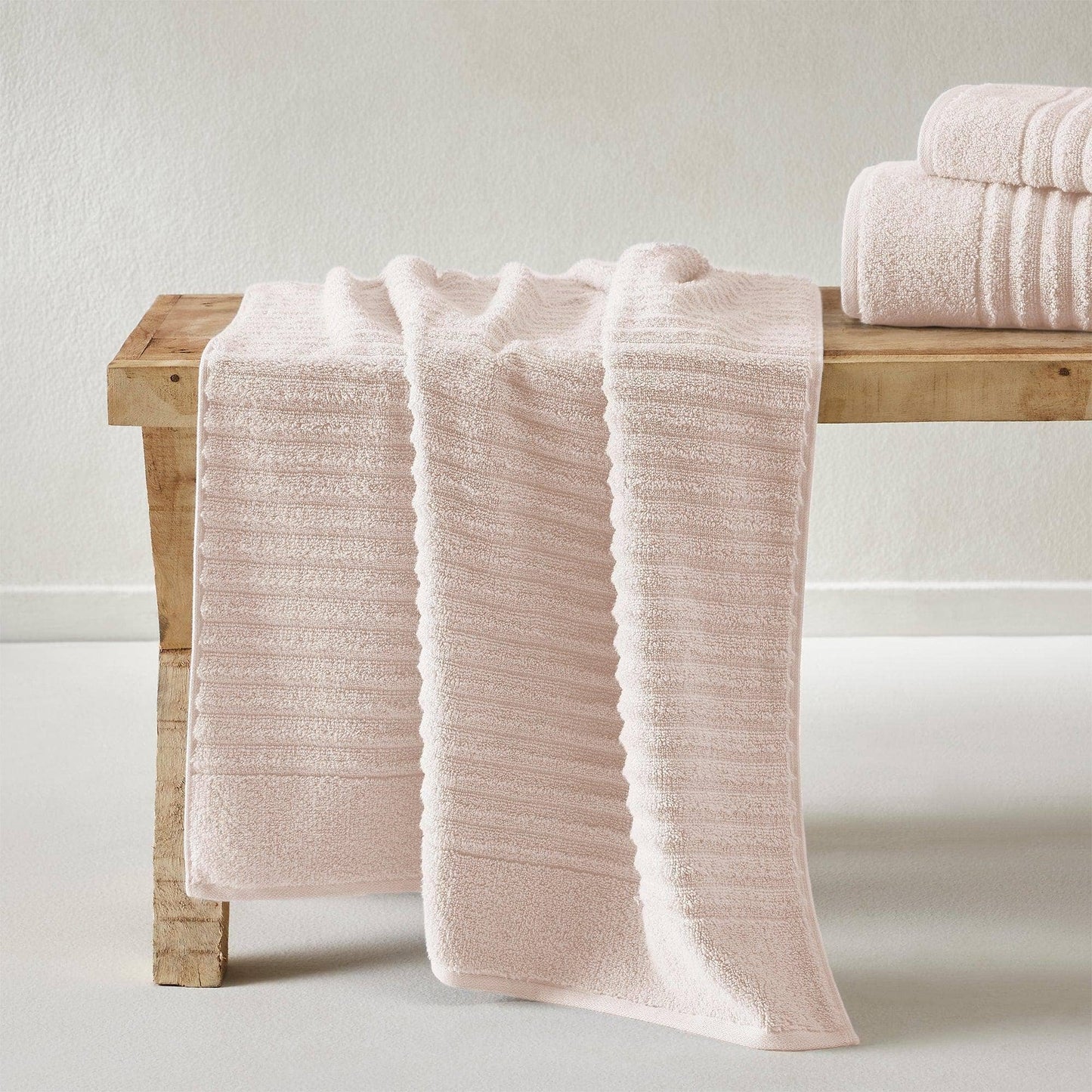 Plush Ribben Hand Towel