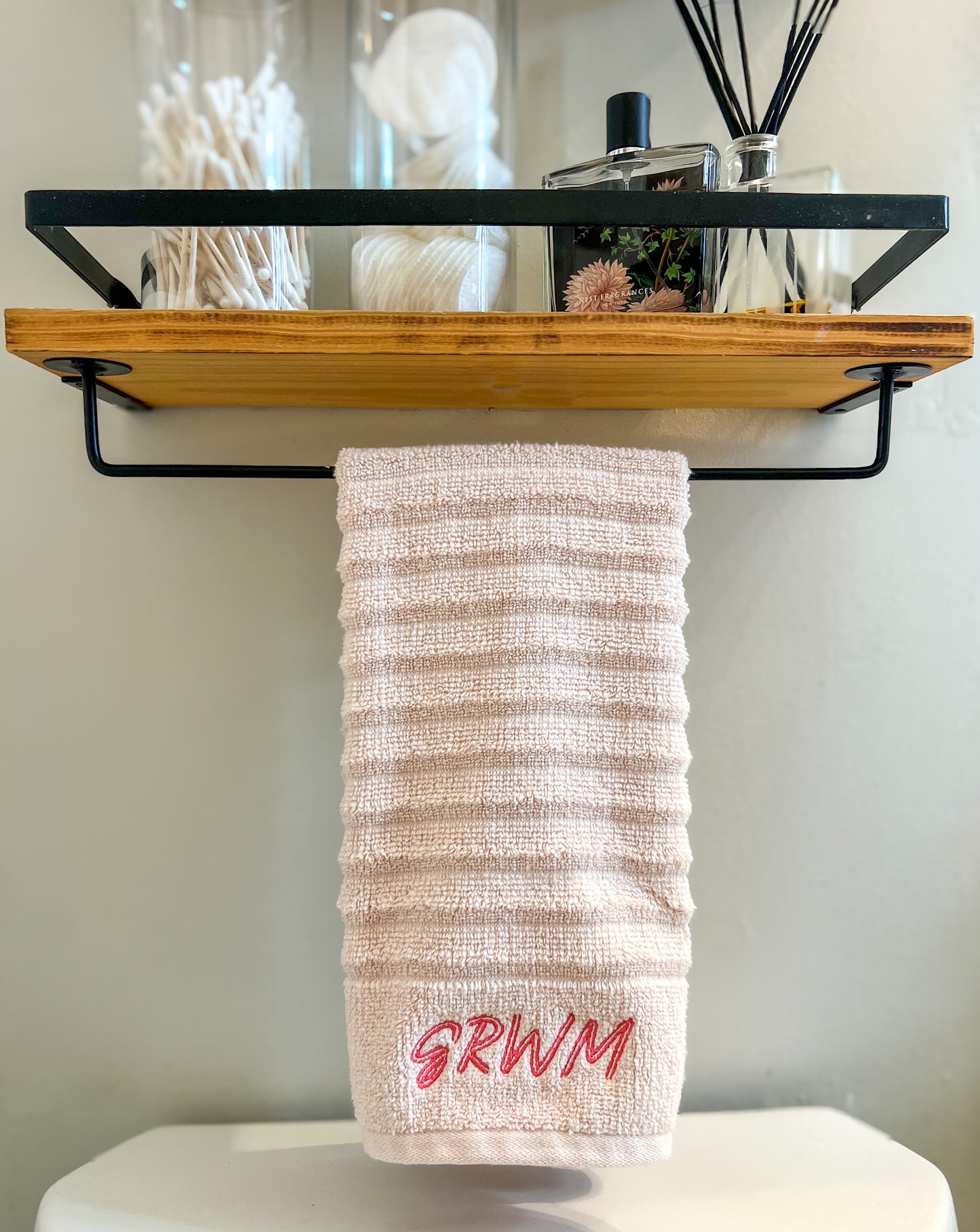 Plush Ribben Hand Towel