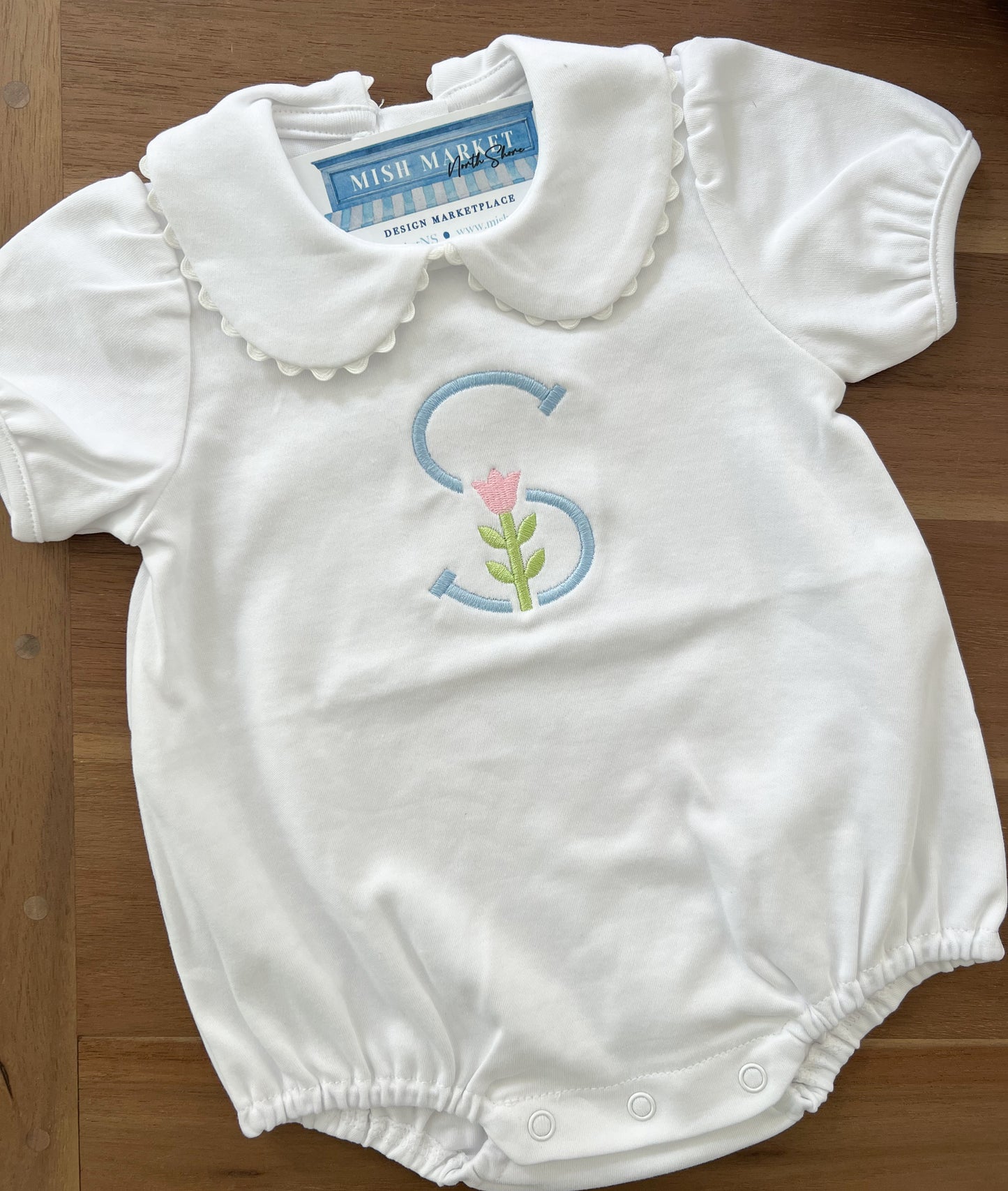 Scalloped Collared Bubbles