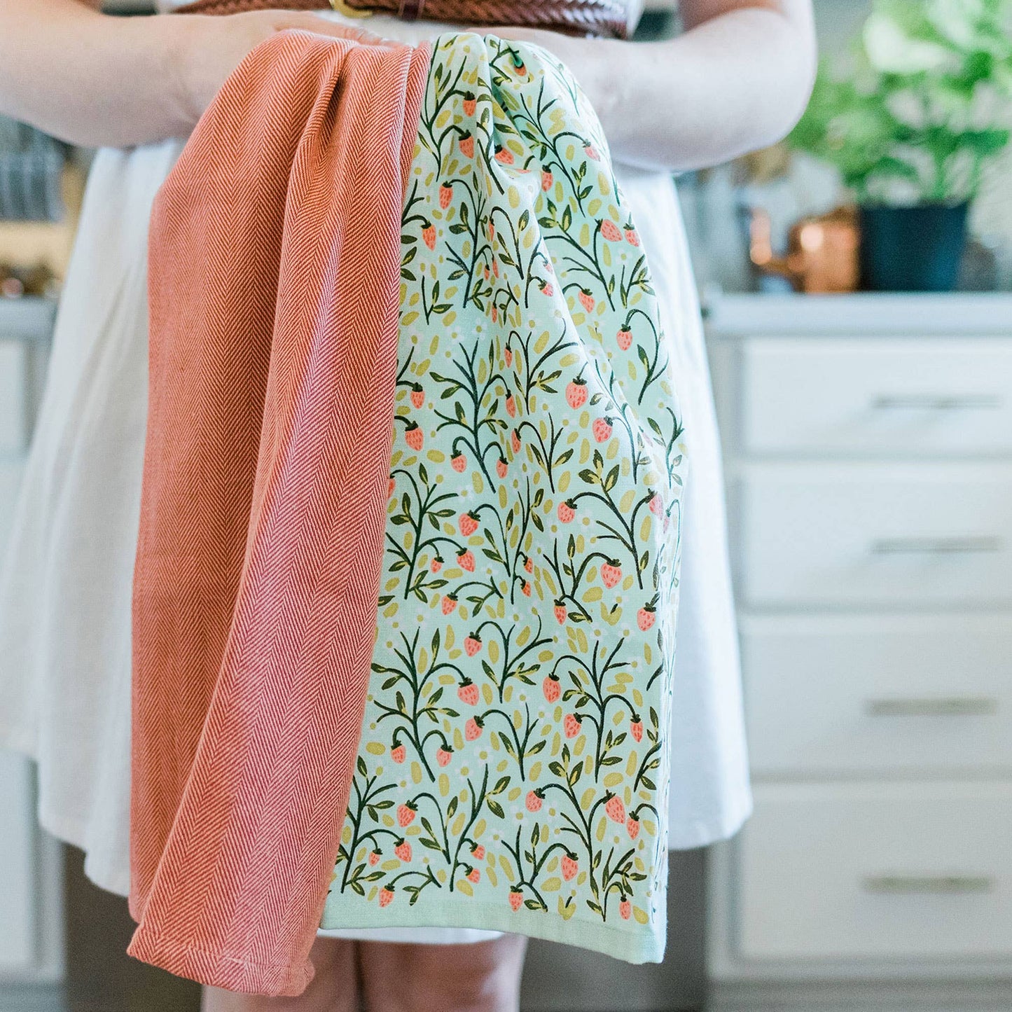 Wild Strawberry Floral Kitchen Towel